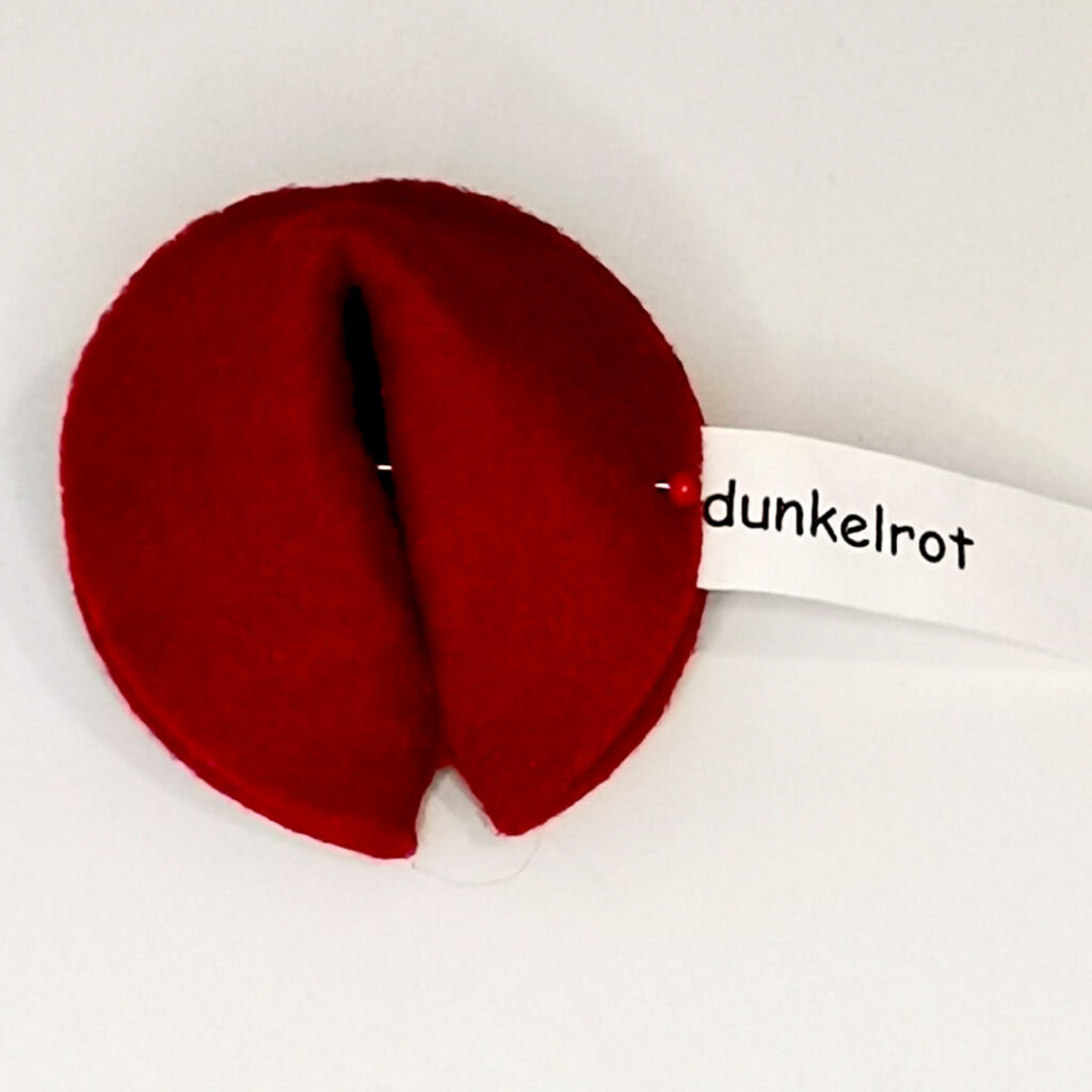 Glückskekse in dunkelrot