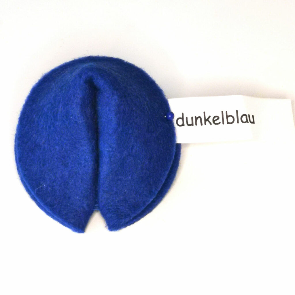 Glückskekse in dunkelblau